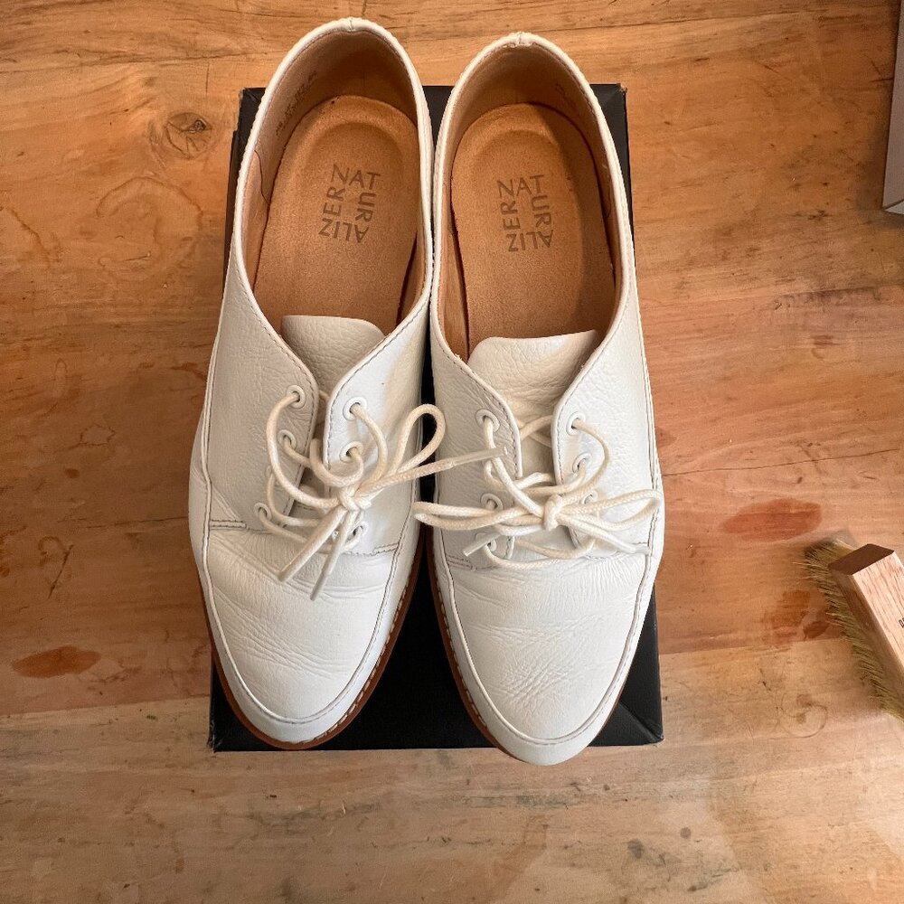 Naturalizer White Oxford Lace Up Platform Shoe Size 8.5 W